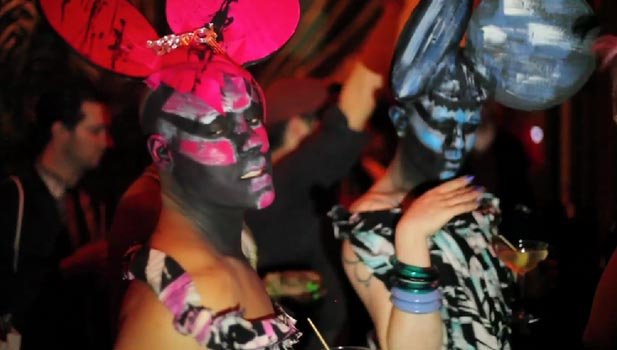 Yo no pretendo verme sexy o deseable, es más como un performance. Yo quiero que la gente reconozca esto como mi arte