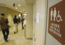Escuelas públicas con baños neutros: Obama