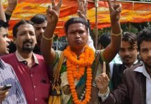 La India celebró la primera victoria de una alcaldesa transgénero