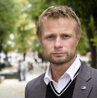 Bent Hoie, ministro de Salud y Servicios sociales.