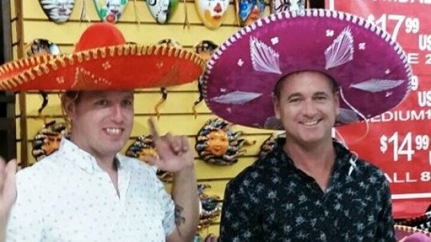 Nicky (izquierda) y David Beard han pedido ayuda al gobierno de Nueva Zelanda para traer a sus beb&eacute;s a casa desde M&eacute;xico.