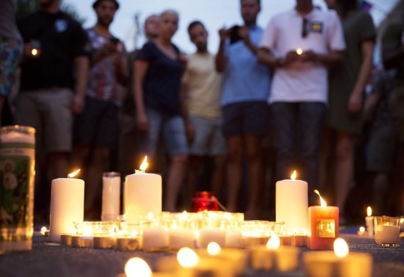 El mundo se estremeció con el acontecimiento. Miles de homenajes se han realizado en conmemoración a las victimas. / Foto: ktoo.org