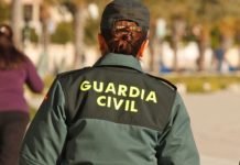 Se le niega condecoración a lesbiana en España