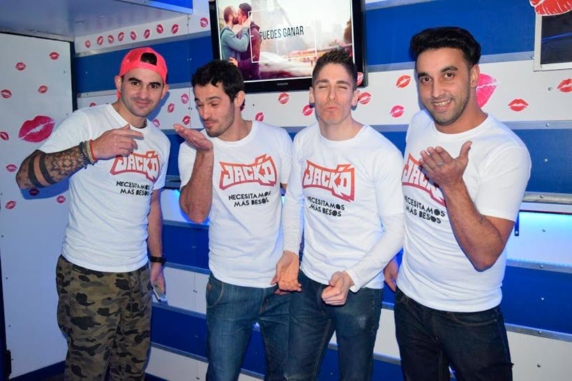 Uruguay-Necesitamos-mas-besos