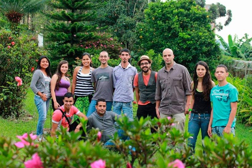 Equipo de realización y produción de Cine Sordo, conformado por sordos y oyentes del area metropolitana