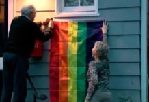Vecinos de Mike Pence en protesta por la homofobia