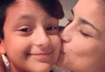 La cantante Karina apoya la transición de su hijo transgénero