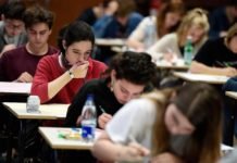 Un joven le dice a sus compañeros por Whatsapp que es trans