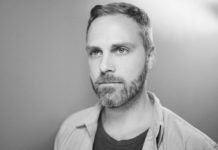 Grindr bloquea a periodista gay conservador