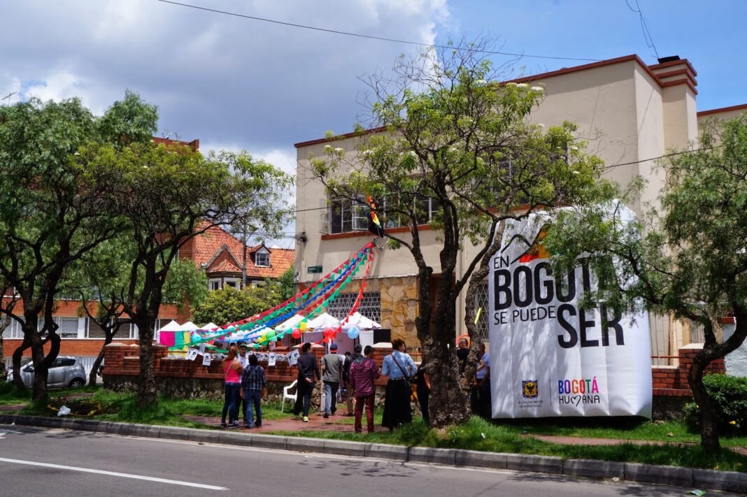 Casa LGBTI, LA CASA LGBTI: Un proyecto insignia en constante riesgo, El Poblado en Historias