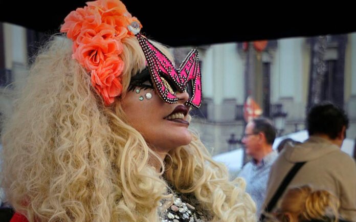 manuela-tresobares-la-vida-hecha-catarsis Manuela Tresobares