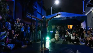 Travar las Artes, Travar las Artes: una manifestación trans, cultural y política, El Poblado en Historias