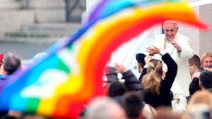 LGBTIQ+, La deuda histórica de la Iglesia con la diversidad: entre el discurso y la realidad, El Poblado en Historias