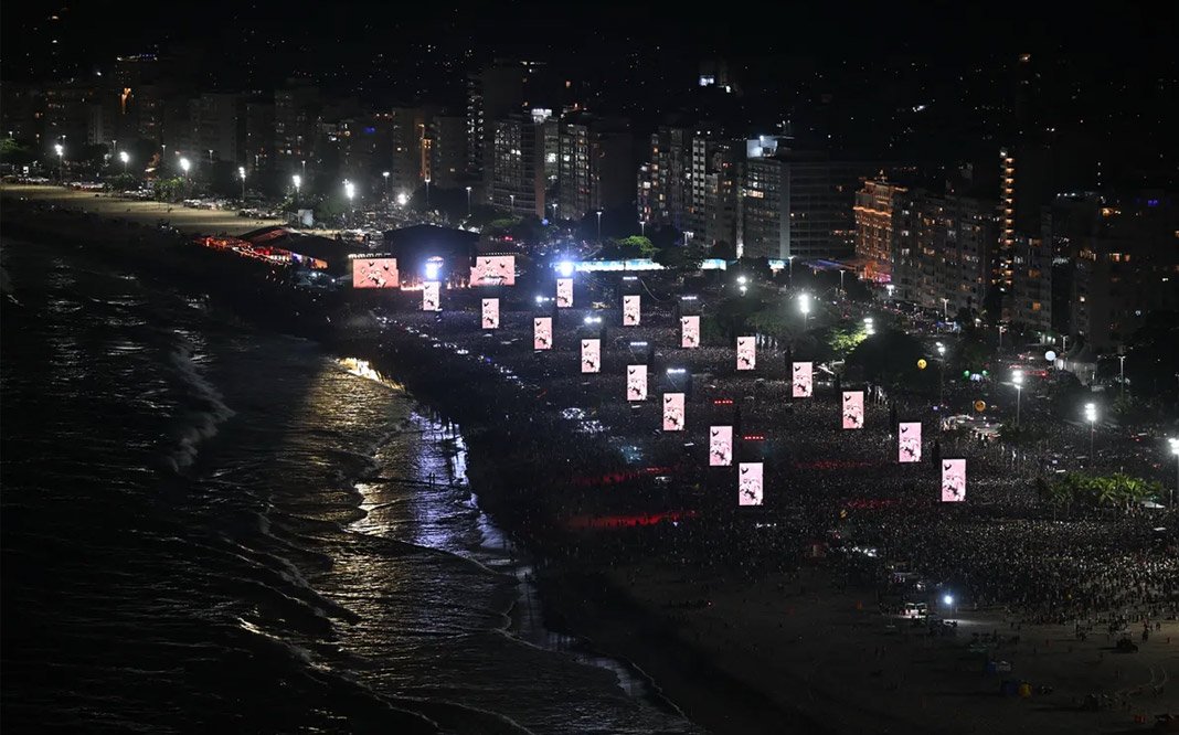 Lady Gaga Copacabana