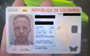 Cedula Falsa portada por extranjero en Medelíin